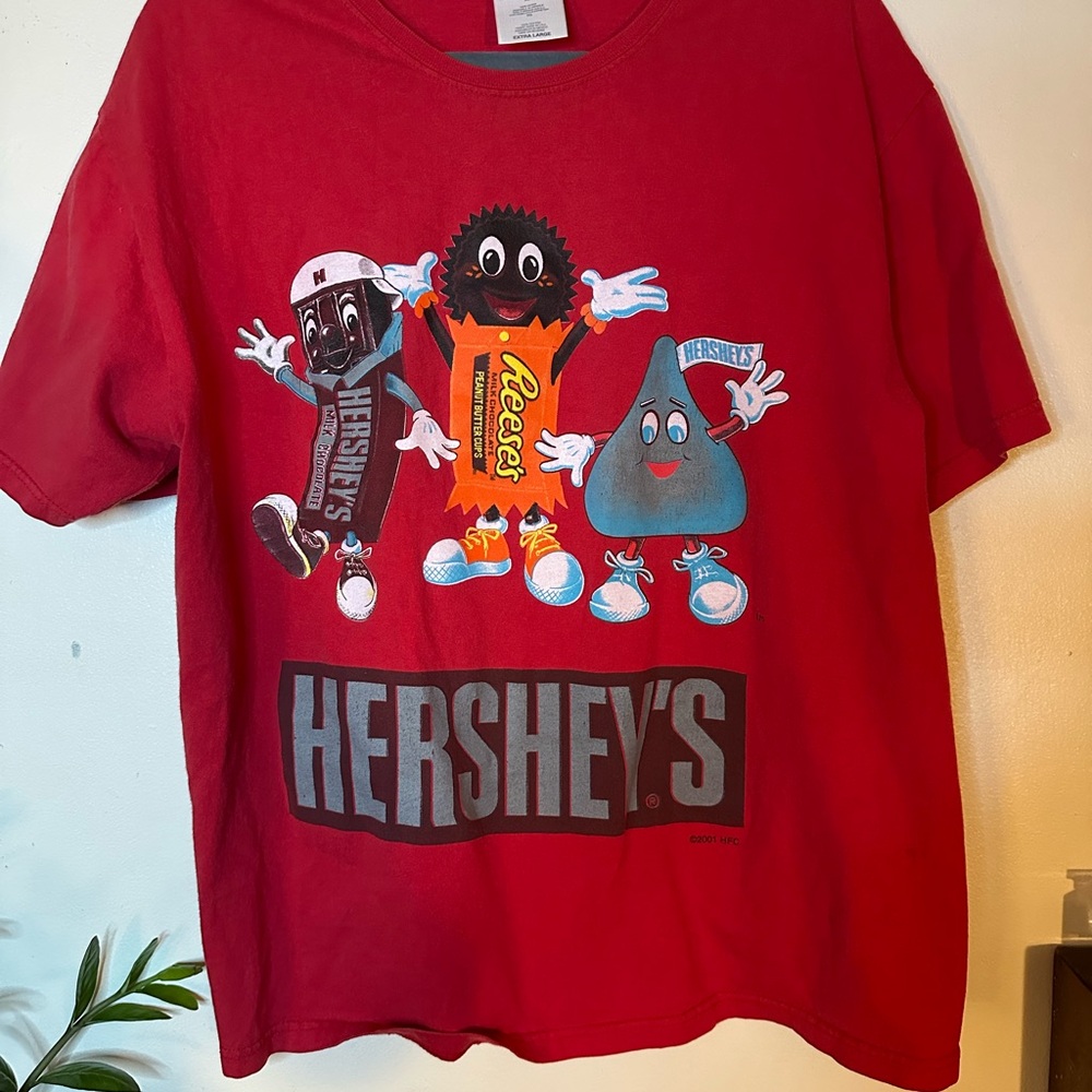 Vintage Y2K 2001 Hershey's Chocolate Red Graphic T-Shirt Adult XL Retro